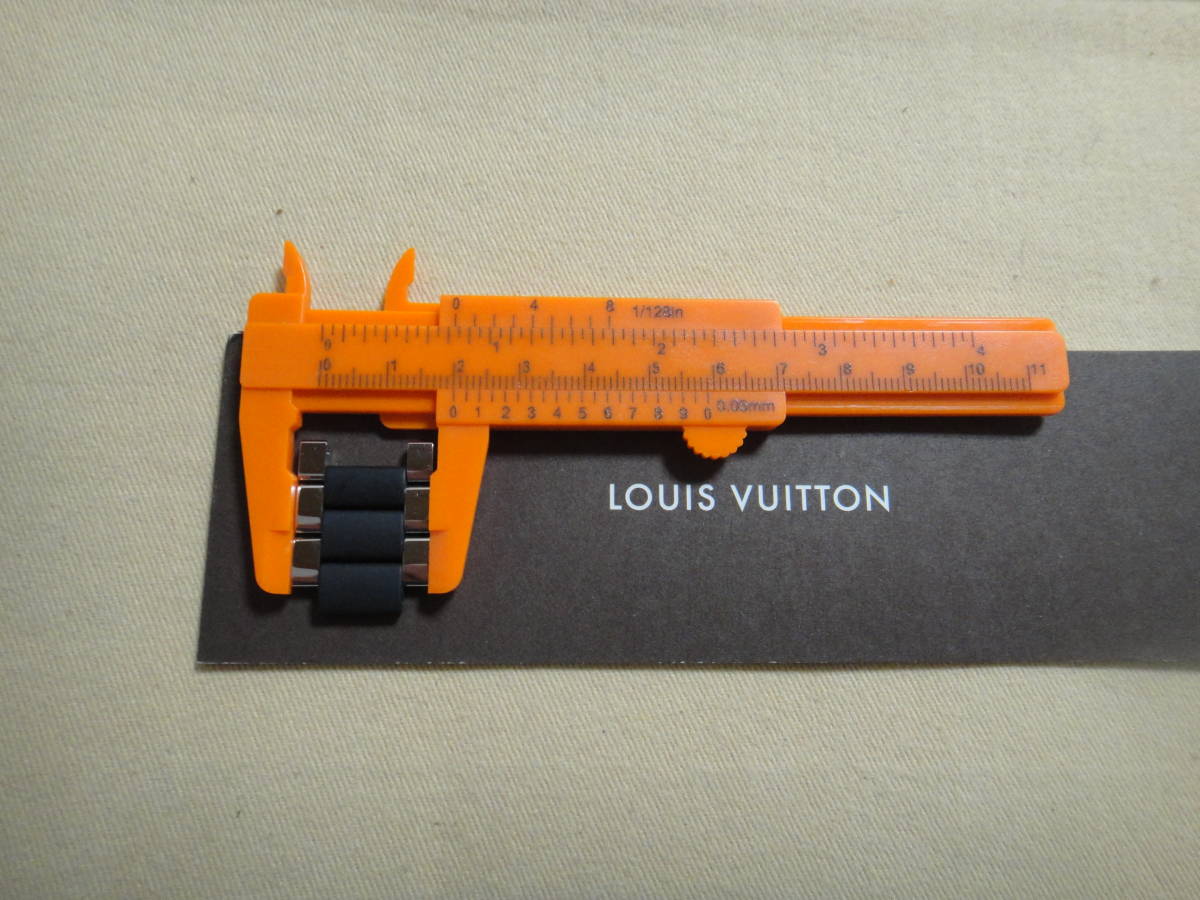 ルイヴィトン製 美品 メタルベルト 調整用 ショートコマ タンブール メンズ用 Lサイズ シルバー  インブラック用 腕時計の画像3