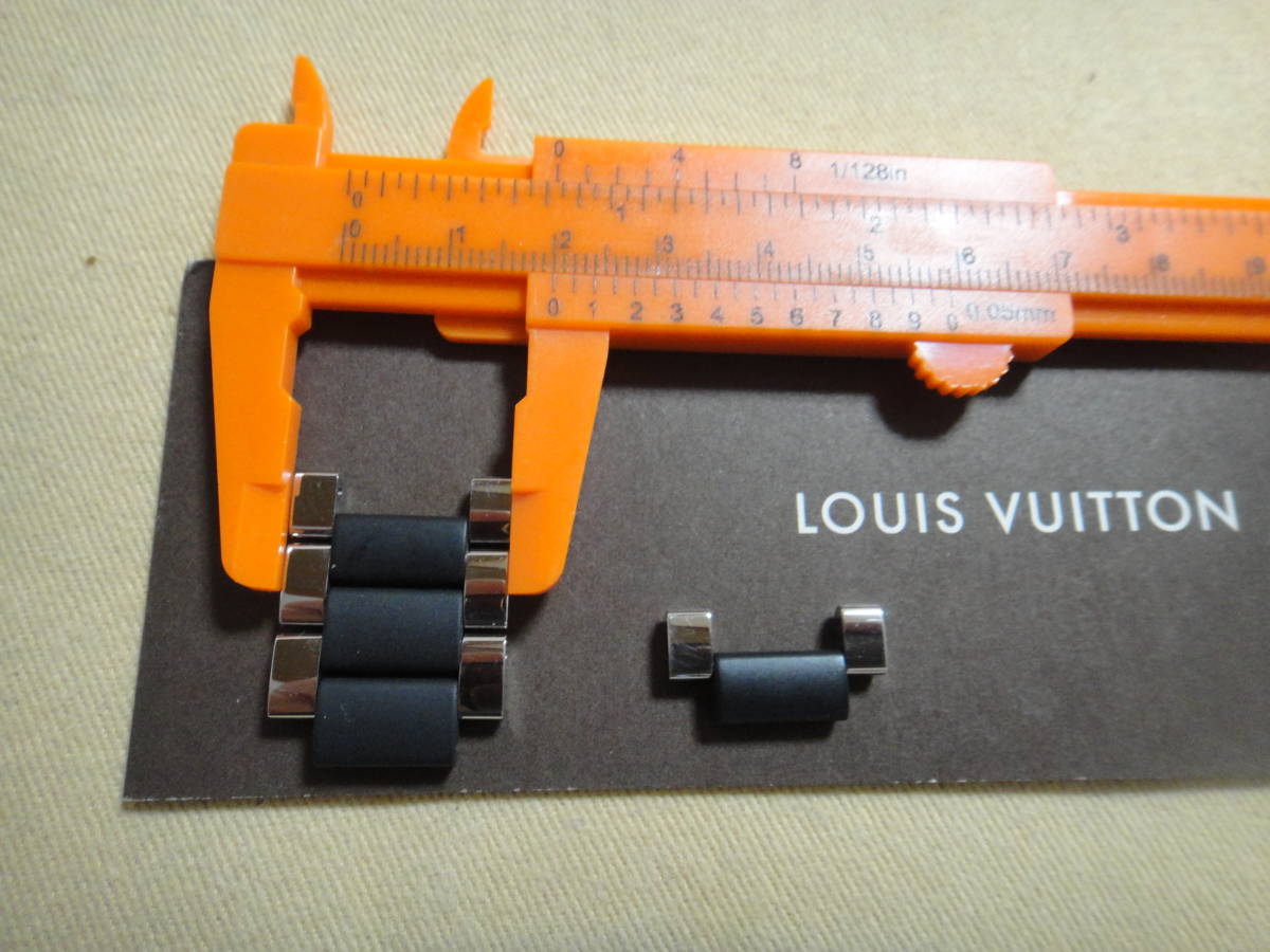 ルイヴィトン製 美品 メタルベルト 調整用 ショートコマ タンブール メンズ用 Lサイズ シルバー  インブラック用 腕時計の画像2