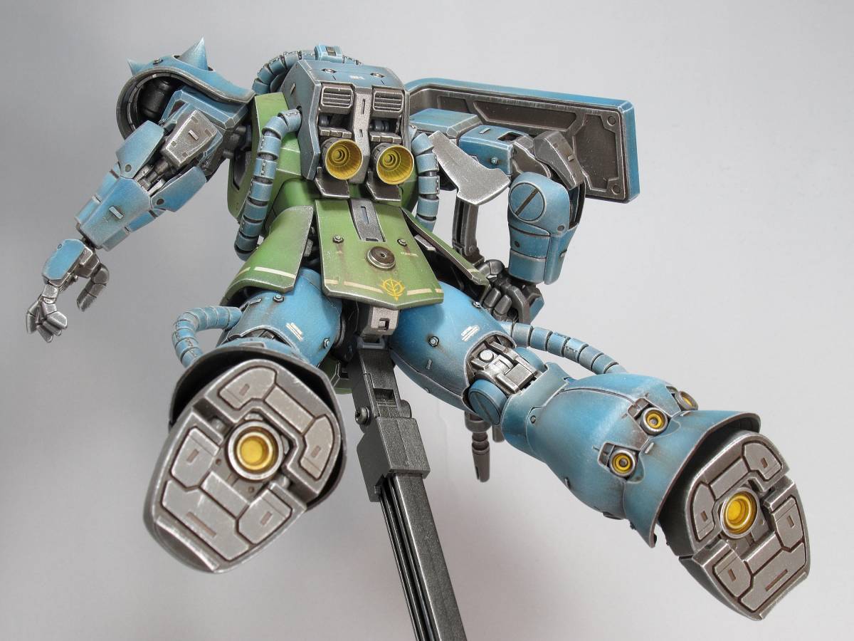 MG 1/100 MS-06S ザクⅡ指揮官機 アナベル・ガトー専用機 戦場風 MG 1/100 MS-06S ザクⅡ指揮官機 アナベル・ガトー専用機 戦場風