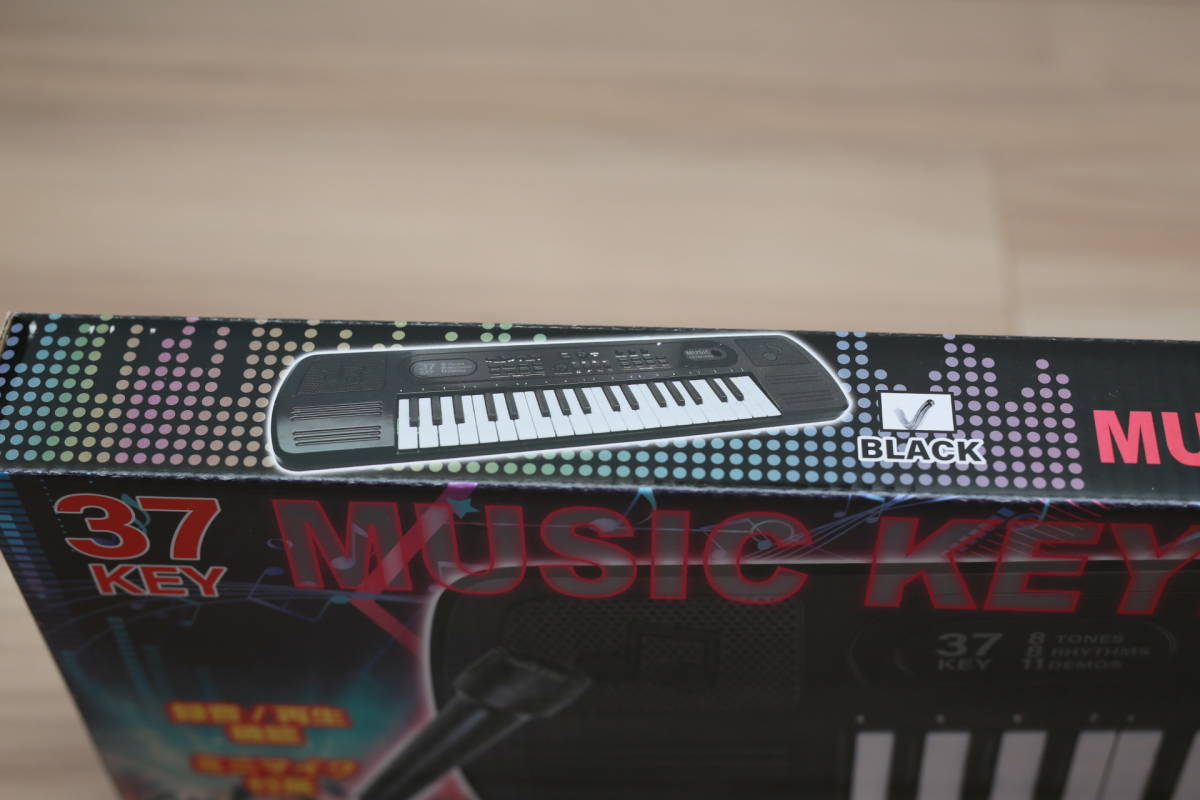 ★《新品未使用》37KEY ミニマイク付きミュージックキーボード ブラック　　プライズ景品未開封ピアノおもちゃ鍵盤電池黒_画像2