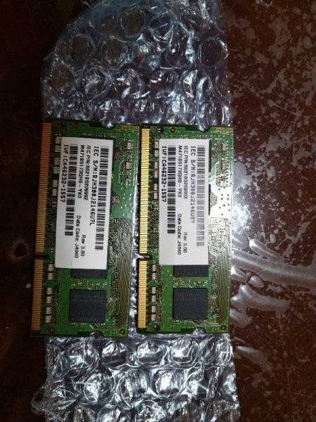 ノート用メモリ　SAMSUNG　PC3L－１２８００S　４GB×２枚　８GB　おまけで２GB×２枚　４GB　_動作未確認。