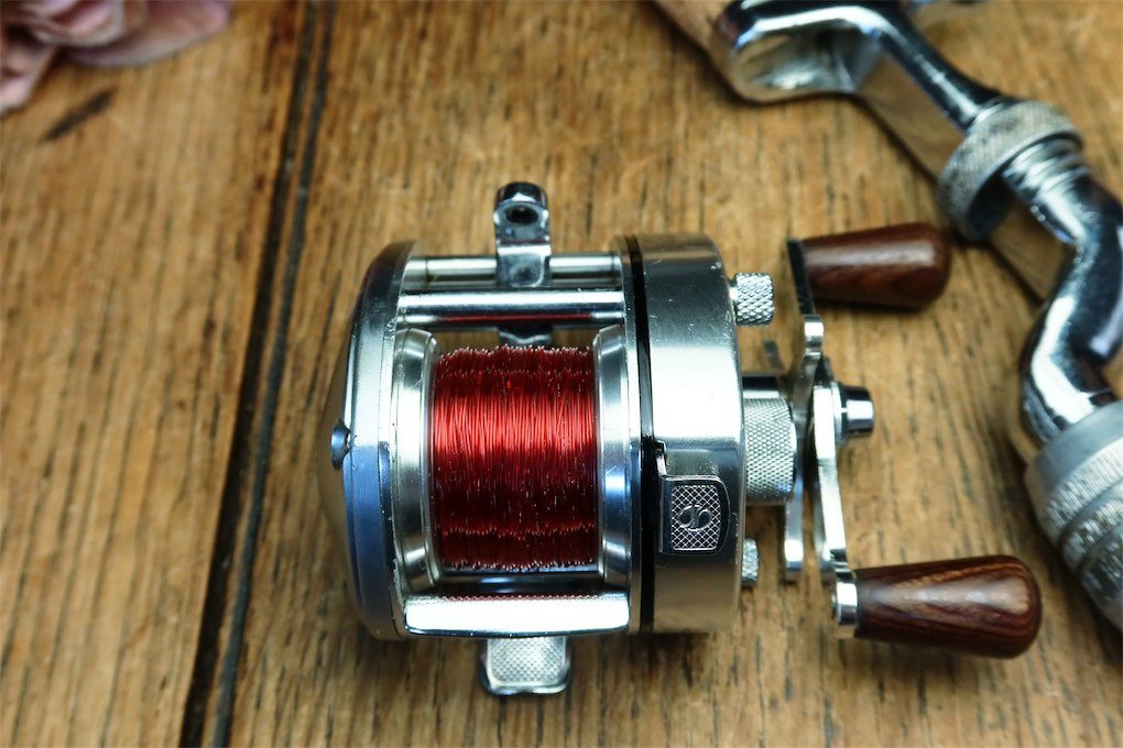 SHIMANO BANTAM 100 オールドシマノ / LEW'S ABU 1500C 2500C サイズ / HEDDON FENWICK BALSA50 など 昭和タックル全盛期の傑作リール_画像5