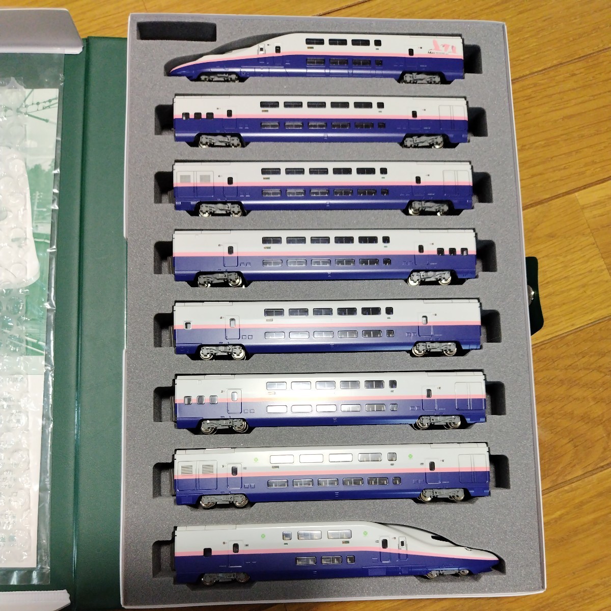 KATO E4系新幹線「Maxとき」8両セット 10-1427_画像1