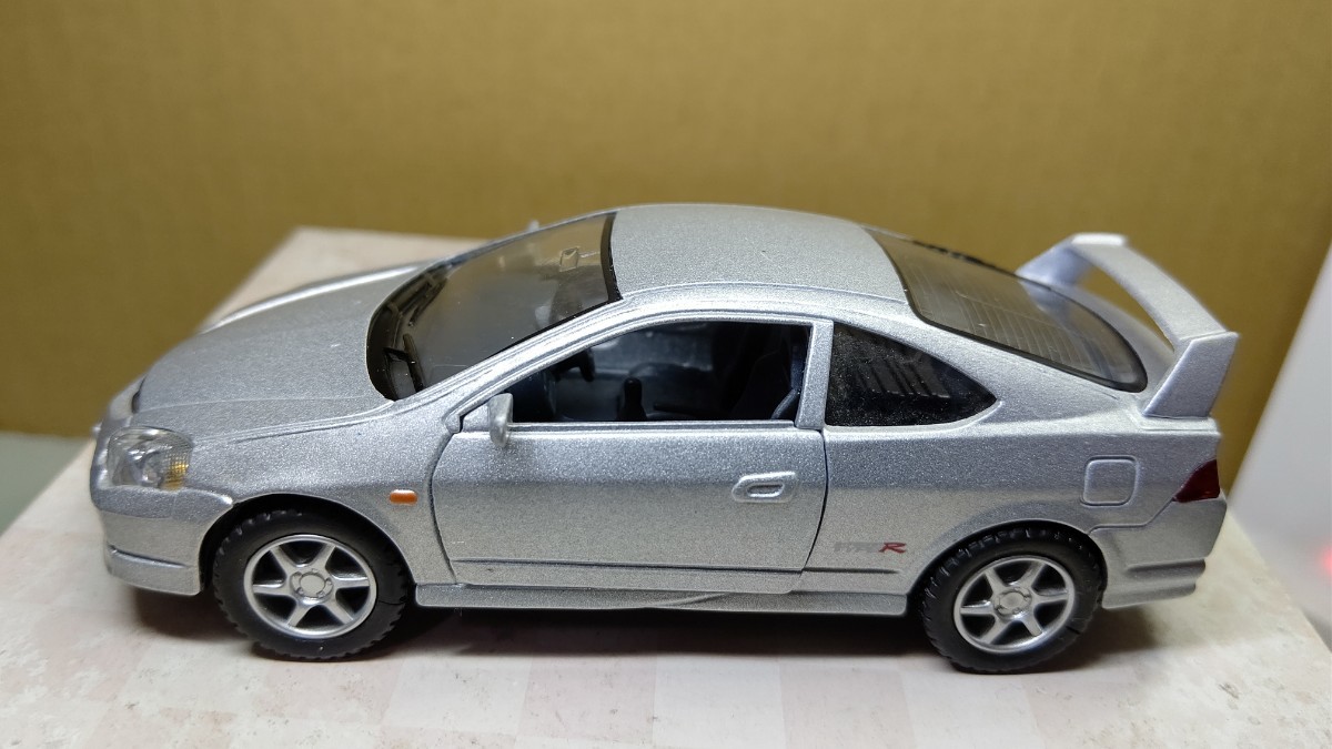 スケール 1/34 HONDA INTEGRA TYPE R ！ 国産名車シリーズ！ KINSMART_画像1