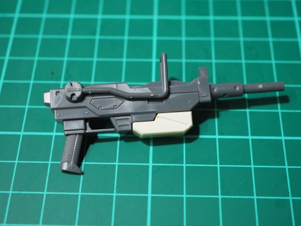 ☆CMM28☆ジャンク★バンダイ MG 1/100 ガンダムEz-8 100mmマシンガンのみ ジャンク部品取り 完成品_画像2