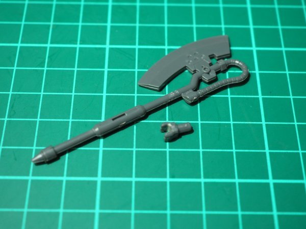 ☆CMM14☆ジャンク★バンダイ MG 1/100 ザク ヒートホークのみ ジャンク部品取り 完成品_画像4