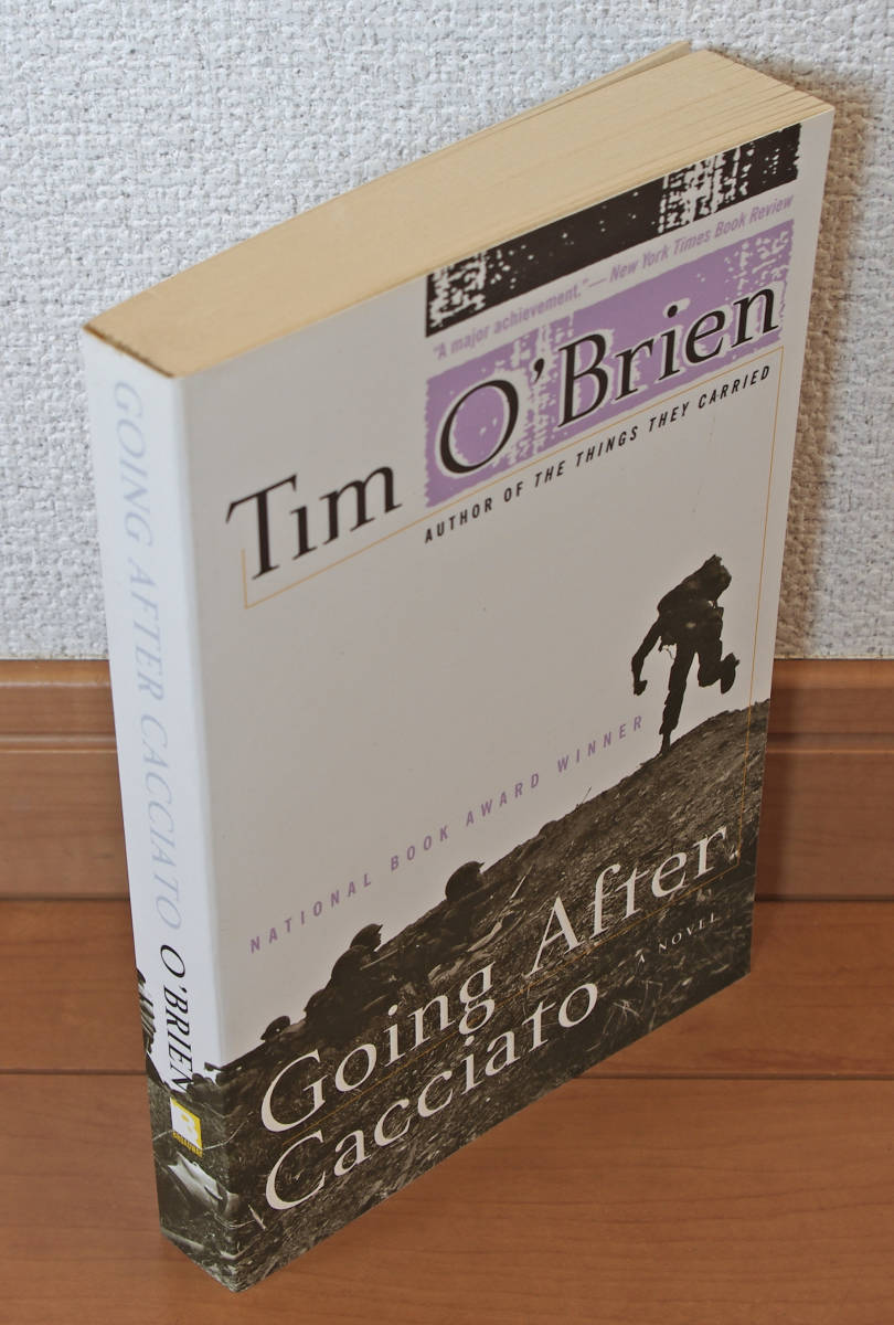 【洋書】Tim O'Brien Going After Cacciato ペーパーバック_画像2