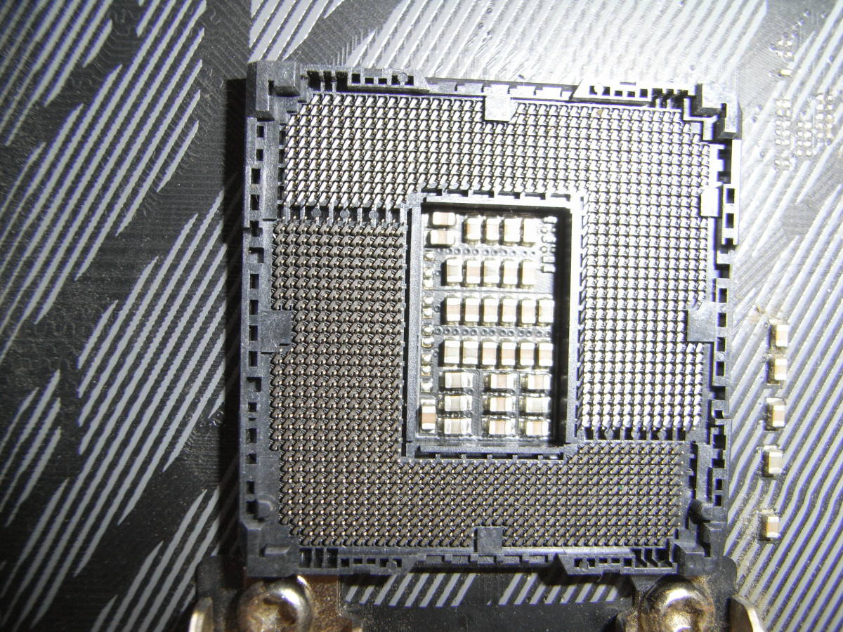 ASUS ROG STRIX Z370-F GAMING (REV.1.01) （LGA1151 ATX MB・中古品）_画像4