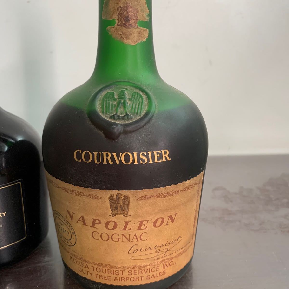 (12-100) 酒 まとめ売り　クルボアジェ ナポレオン NAPOLEON COGNAC COURVOISIER　サントリー リザーブ SUNTORY WHISKY RESERVE ウイスキー_画像4