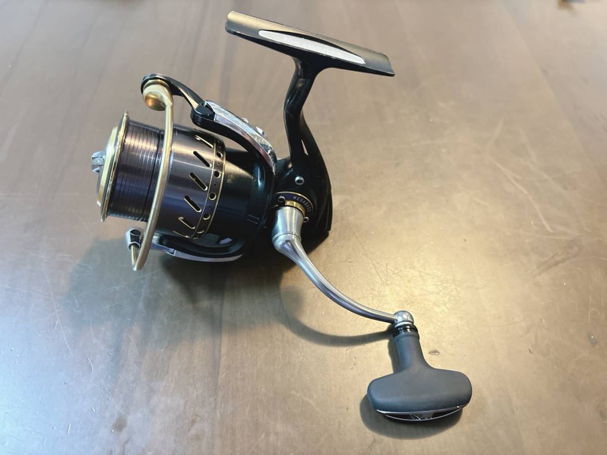 メガバス】megabass ラビット256 LUVITO リール スピニングリール メガバス】megabass ラビット256 LUVITO リール スピニングリール