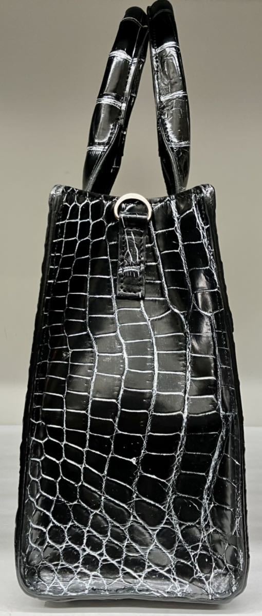  domestic production, made in Japan. crocodile wani leather using. handbag & shoulder bag, two times coating. vanilla processing. black, silver 00431956