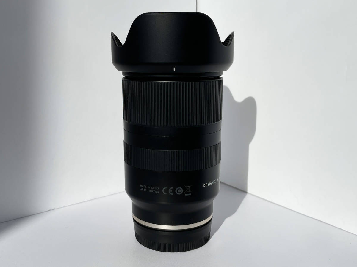 中古 TAMRON タムロン ソニーEマウント用ズームレンズ 28-75mm F2.8 Di III RXD (Model A036) 使用問題なし 純正フード・キャップ付き_画像3