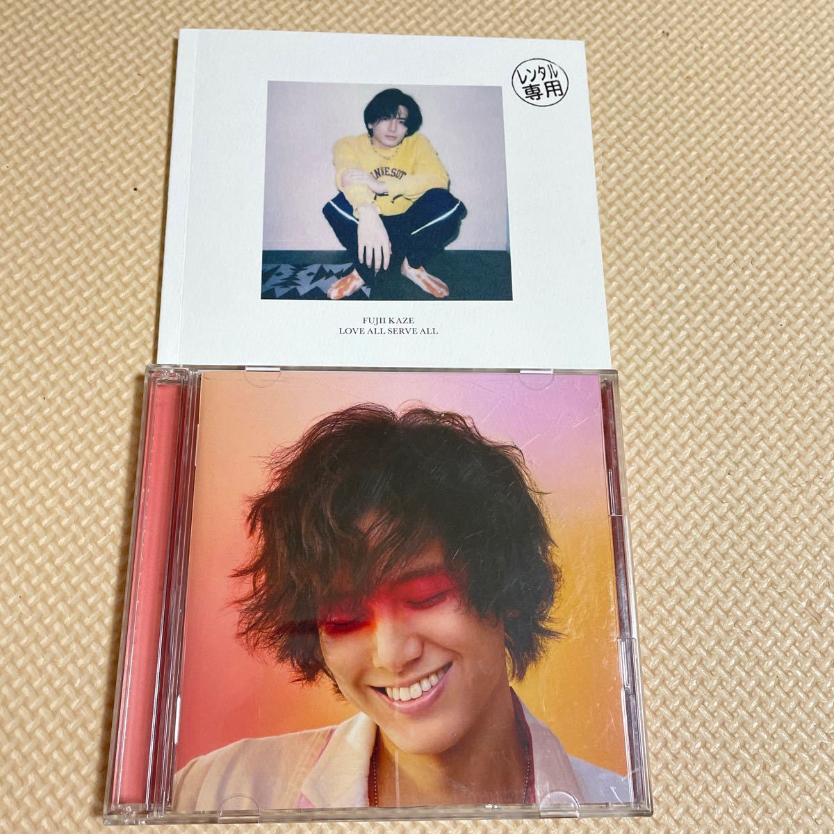 ※送料無料　レンタル使用（仕様）CD ※ 藤井風　 LOVE ALL SERVE ALL（初回盤ＣＤ2枚組） スリーブケース・特製フォトブック付 _画像3