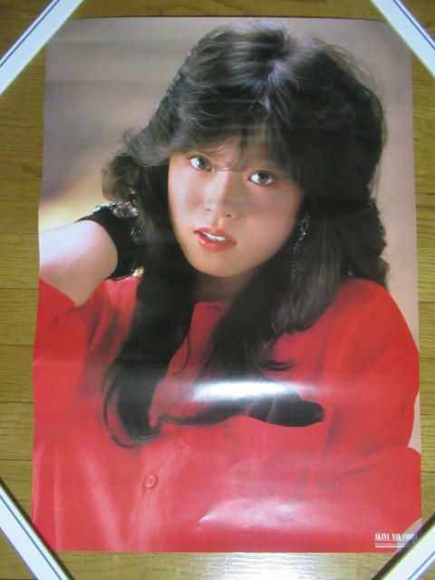 当時物 中森明菜 ポスター 51.5cm×72.5cm ワーナーパイオニア 真っ赤なシャツ 非売品 _画像1