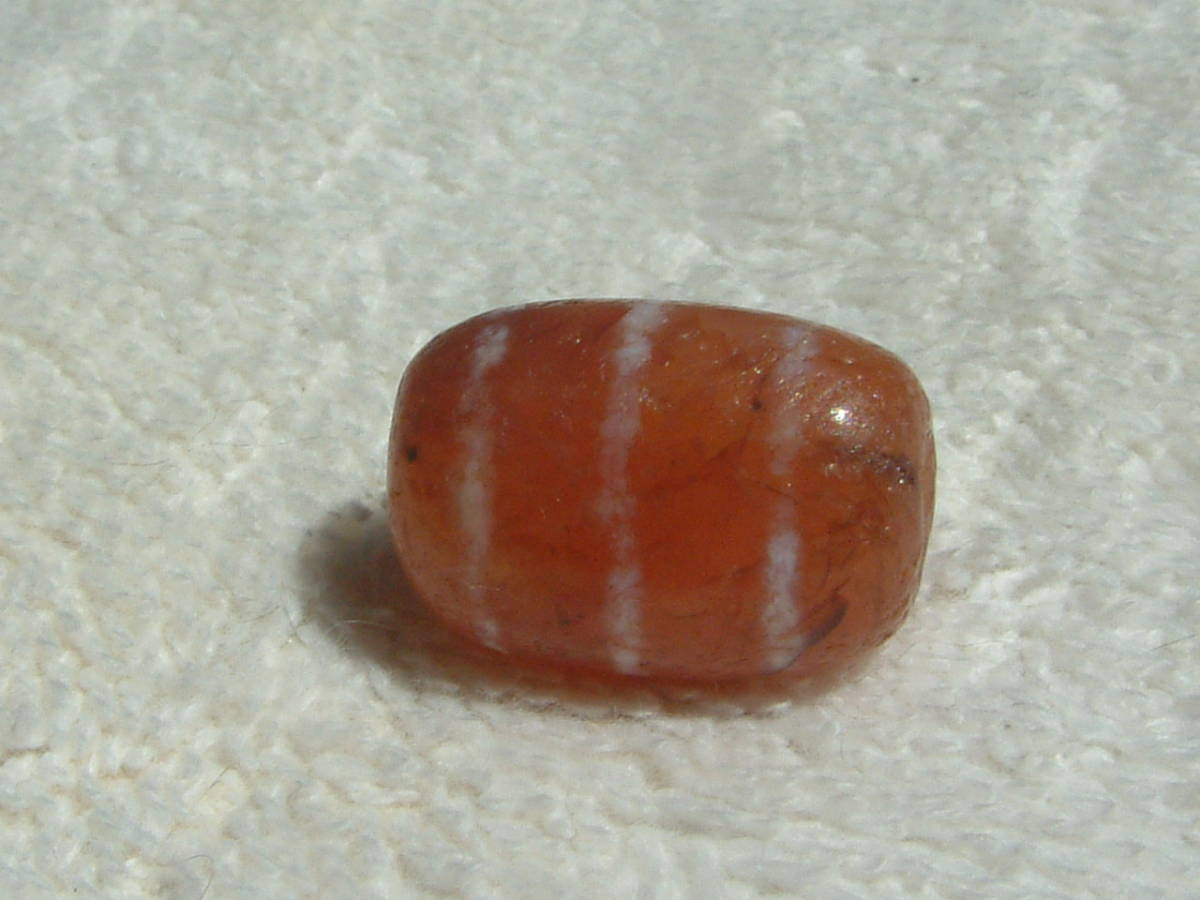 252【天珠八仙】〈15～17世紀頃のOLD.チベタンEtched Carnelian〉ペマラカ後期 小粒.線天珠..約1.8㌢_画像1