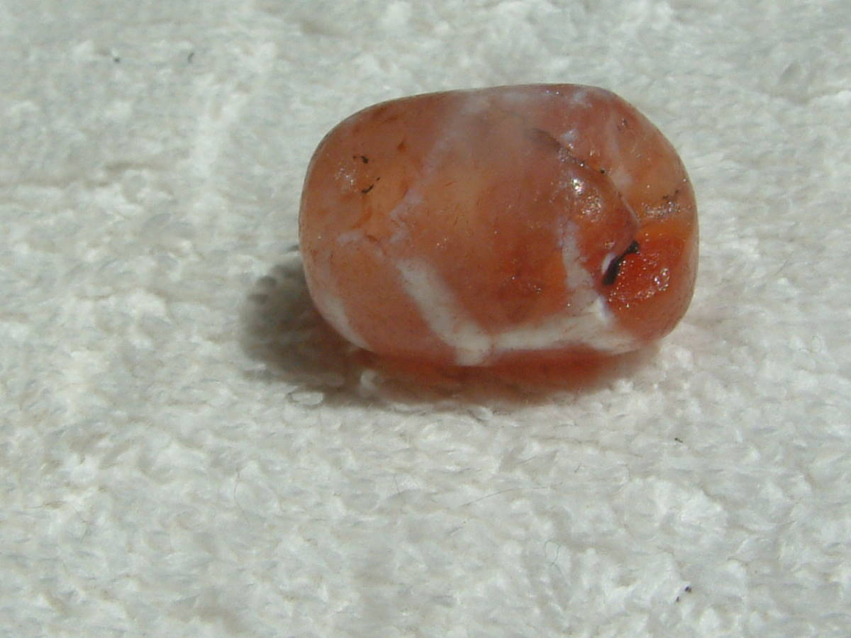 253【天珠八仙】〈15～17世紀頃のOLD.チベタンEtched Carnelian〉ペマラカ後期 小粒.亀甲天珠..約1.7㌢_画像3