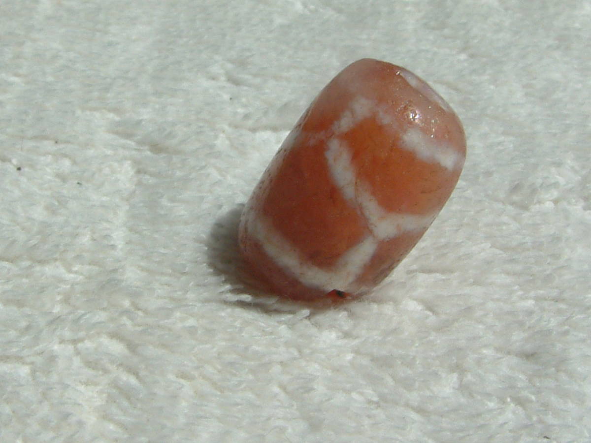 253【天珠八仙】〈15～17世紀頃のOLD.チベタンEtched Carnelian〉ペマラカ後期 小粒.亀甲天珠..約1.7㌢_画像4