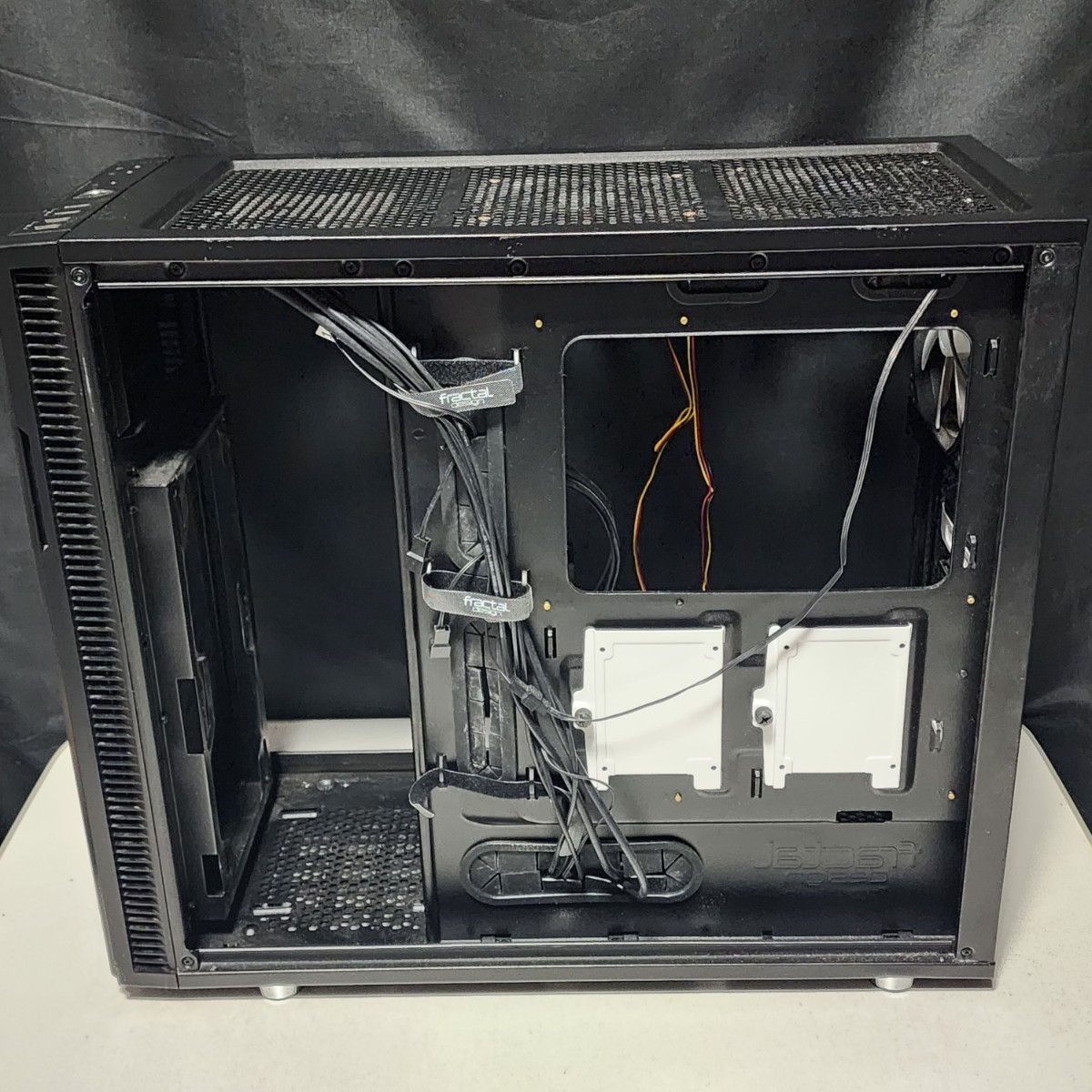 FractalDesign Define R5 Black(FD-CA-DEF-R5-BK) ミドルタワー FractalDesign Define R5 Black(FD-CA-DEF-R5-BK) ミドルタワー