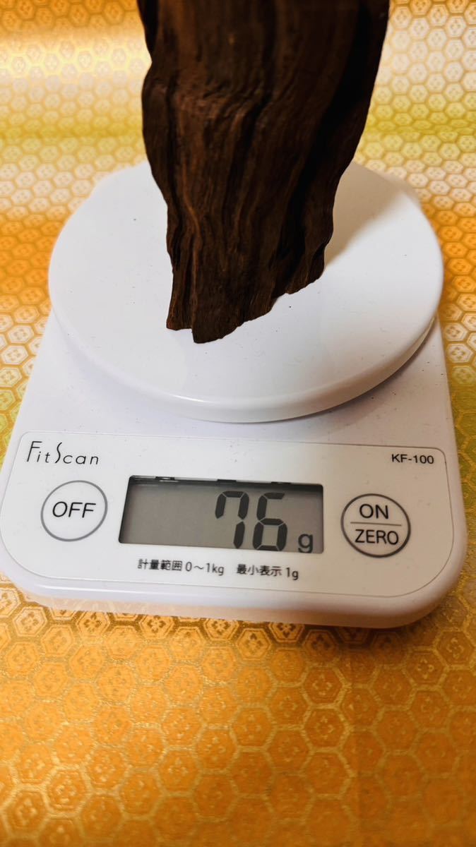 高級天然香木『伽羅』最高級伽羅落款印　76g 香木　香炉　香道　茶道具　ベトナム産　お焼香　お香　仏具　聞香　沈水香木_画像6