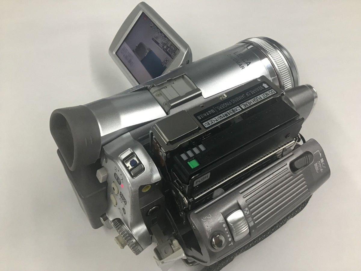 パナソニックデジタルビデオカメラ NV-GS250 (2005年発売) + パナソニックデジタルビデオカメラ NV-GS250 (2005年発売) +