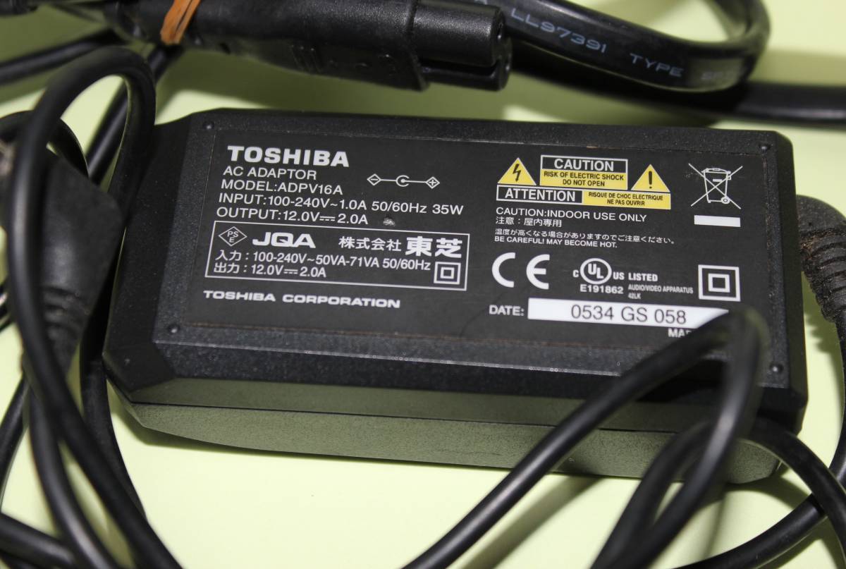 東芝　ACアダプター　ADPV16A　 12V-2.0A　　24Wセンターピン _画像1