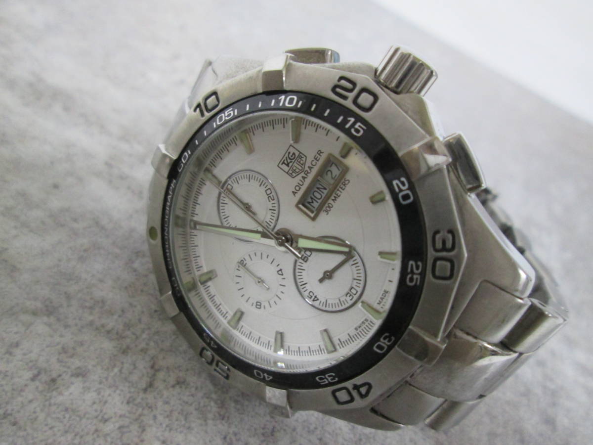 【1201n U7301】タグホイヤー アクアレーサー TAG HEUER CAF1110 AQUARACER クロノグラフ デイデイト 白文字盤 クォーツ _画像7