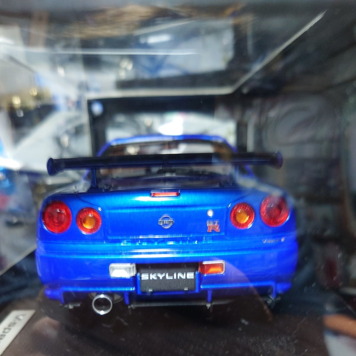 Nissan Skyline GT-R V-Spec II （R34） Bayside Blue （1/18スケール レジン IG0162）_画像3