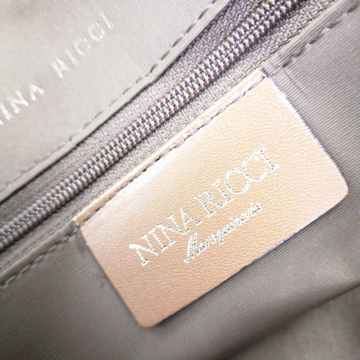  N★【商品ランク:B】ニナリッチ NINA RICCI ロゴデザイン レザー ゴールド金具 ハンドバッグ 手提げ トート 婦人鞄 ライトブラウン 茶系_画像8