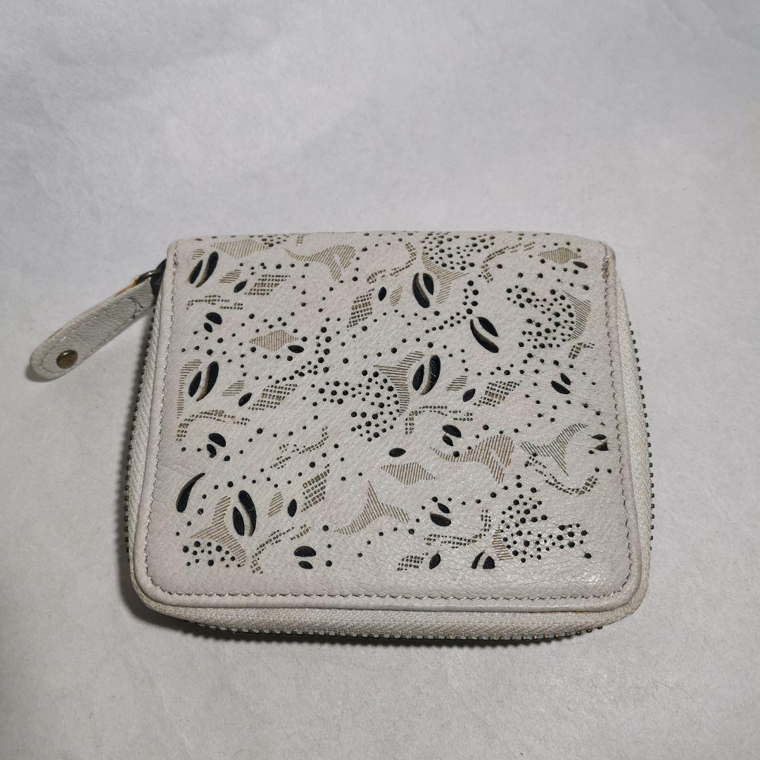 ディーゼル DIESEL 二つ折り革財布 パンチングレザー 白×黒 USED美品_画像3