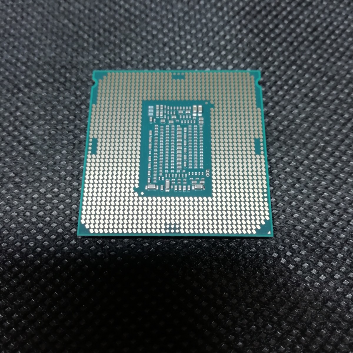 Intel　Core i7 8700　CPU　SR3QS　BIOS起動確認済　【中古、ジャンク扱】_画像2