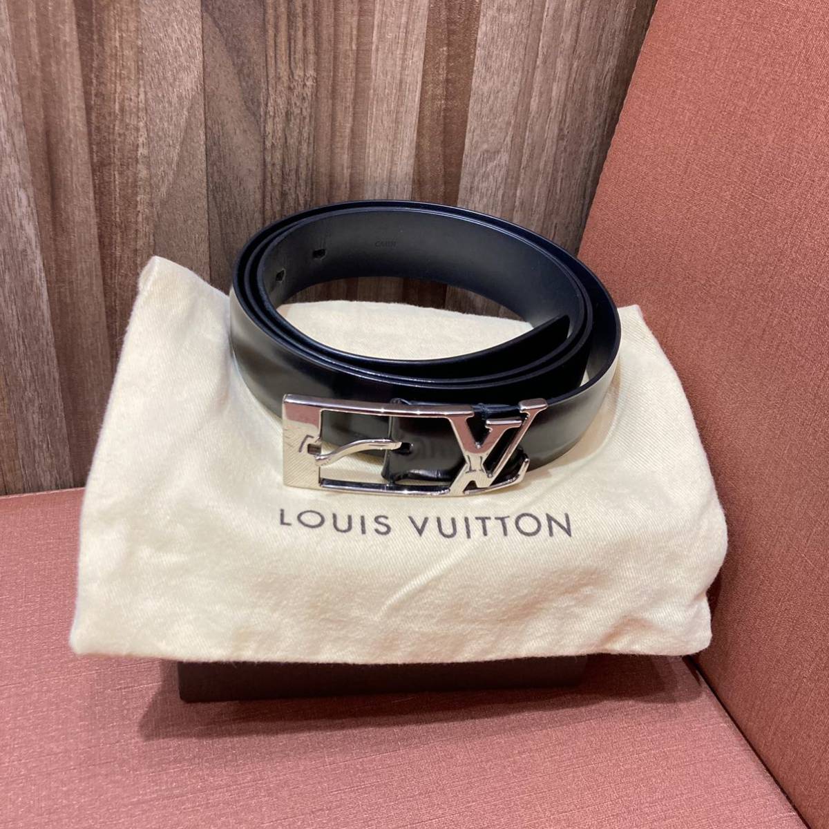 ルイヴィトン LOUIS VUITTON ベルト メンズ箱付き-