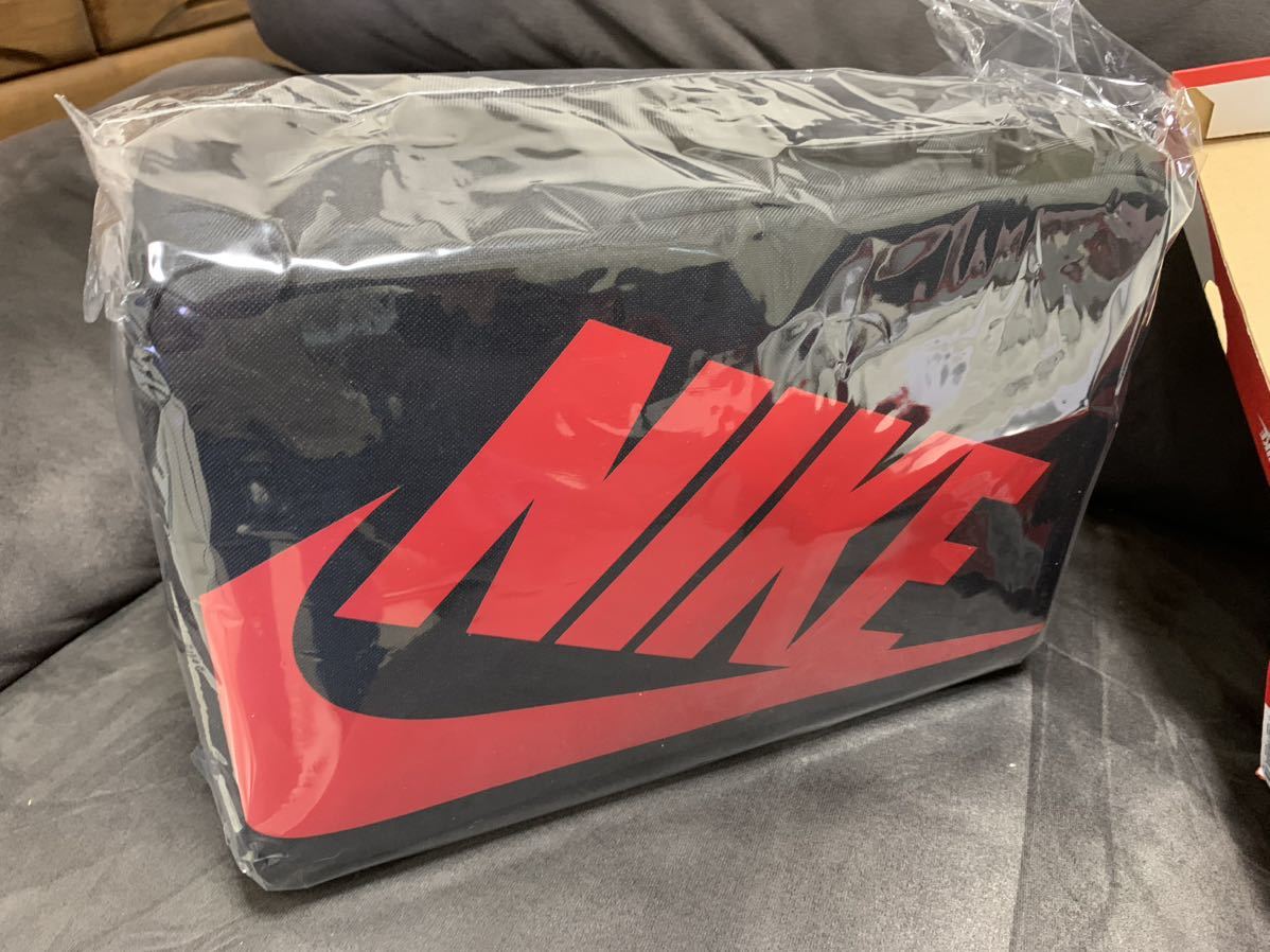 新品 NIKE ナイキ シューズ ボックス バッグ ブラック レッド 黒 赤 DA7337-010 ナイキストア正規品_画像4