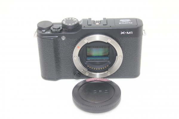 FUJIFILM ミラーレス一眼カメラ X-M1 ボディ 1630万画素APS-C ブラック F FX-X-M1B #0093-694_画像1