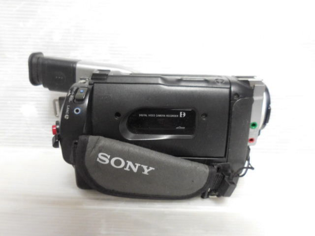 ジャンク SONY Digital Handycam DCR-TRV110 ソニー デジタル ハンディカム カメラ ビデオカメラ 本体のみ 付属欠品、バッテリー欠品あり_画像2