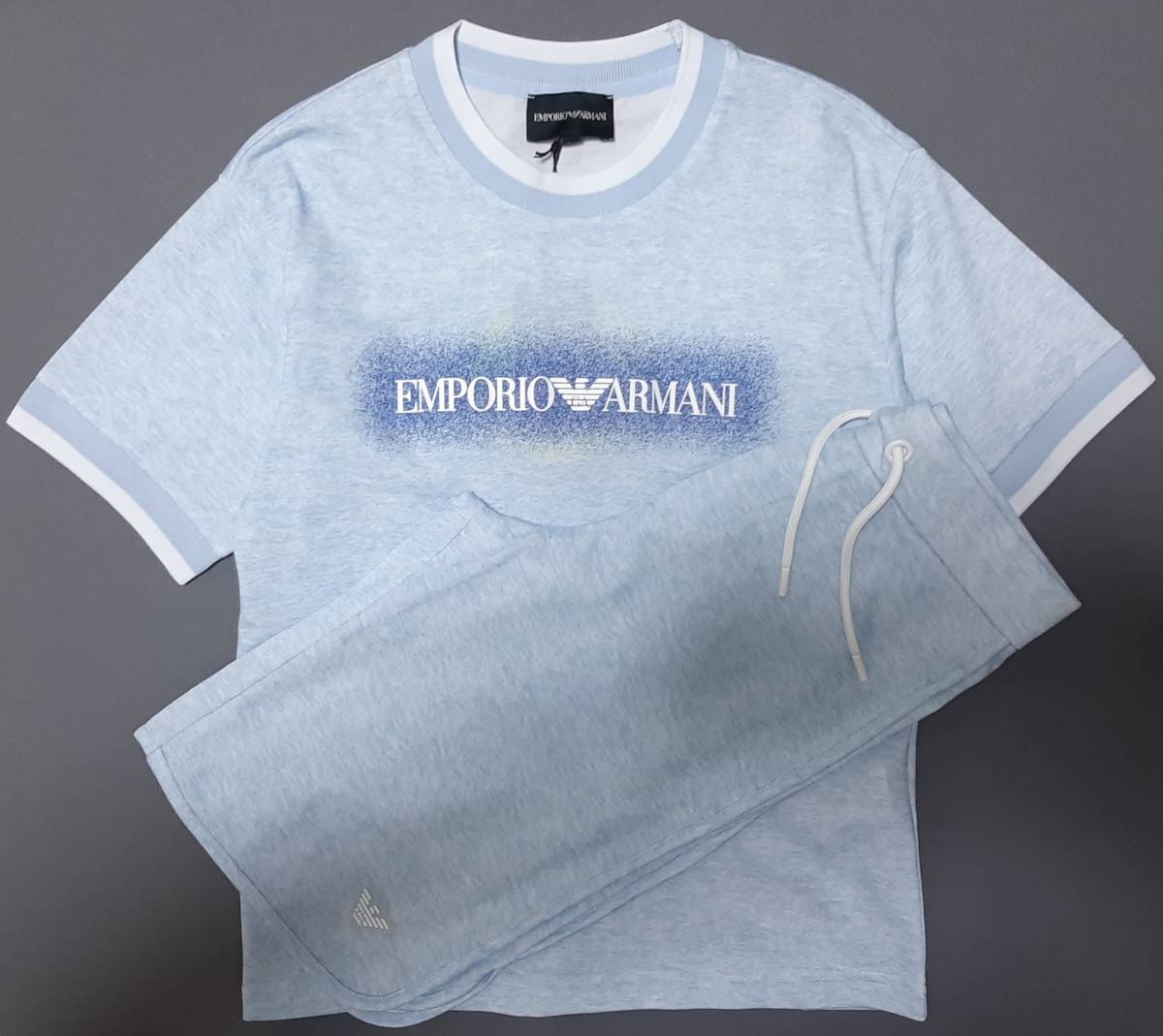 [新品] 8A(8歳) EMPORIO ARMANI / JUNIOR　Tシャツ＆パンツの【鹿の子セットアップ】◆2023年春夏モデル　男の子用 130cm　◆色：水色_画像1