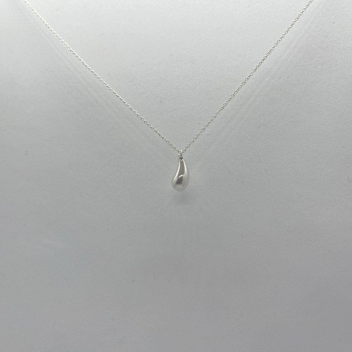 極美品】Tiffany&co ティファニー ティアドロップ ネックレス 涙 極美品】Tiffany&co ティファニー ティアドロップ ネックレス 涙
