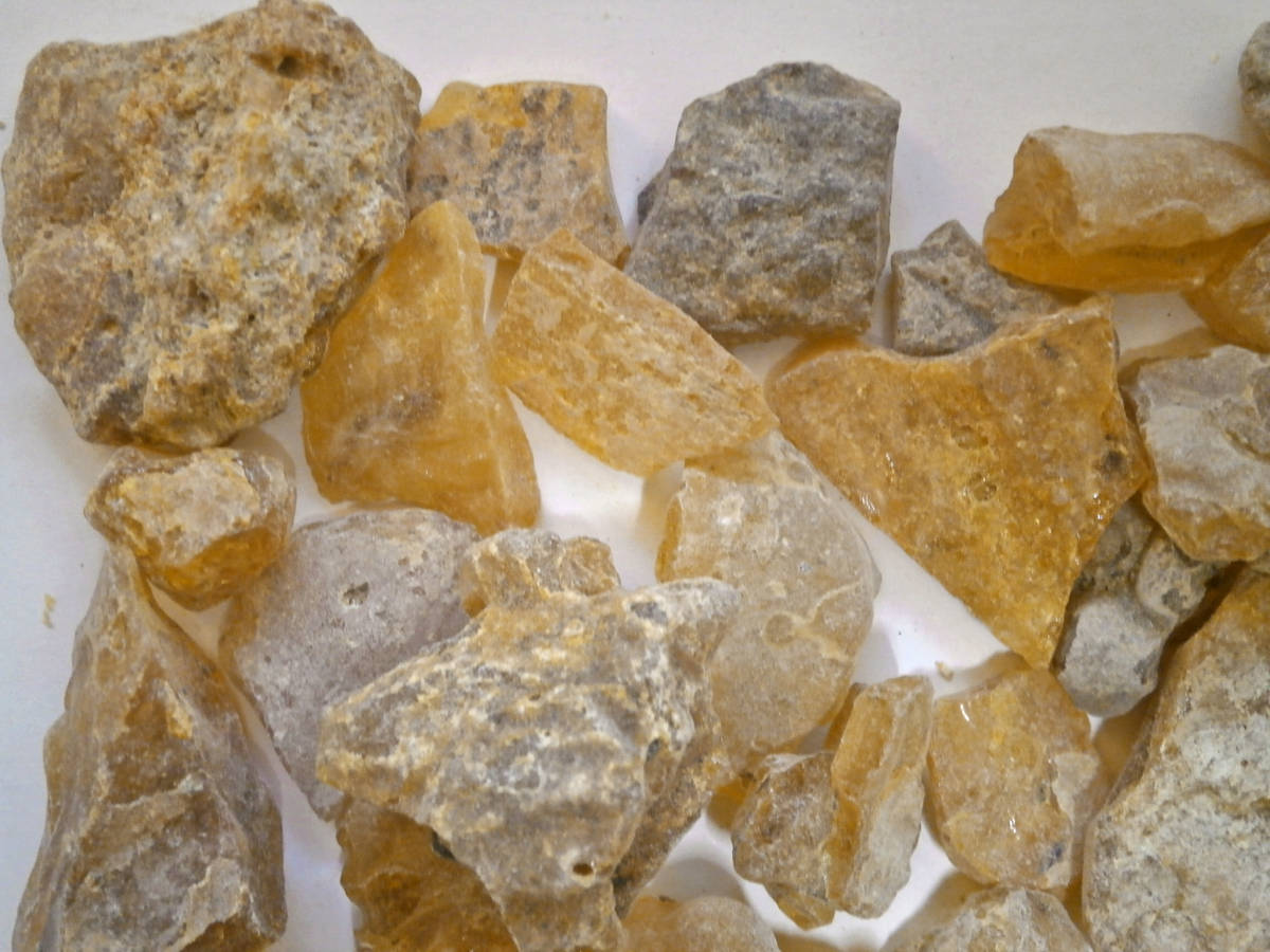 コーパル原石(樹脂の化石)約100g 虫入あり マダガスカル産 若い琥珀(ヤングアンバー)(2)_画像3