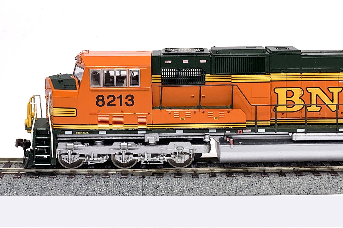 Athearn GENESIS G6174 EMD SD75M BNSF Premium Heritage #8213_画像5