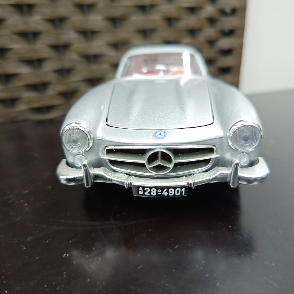 1/18 ブラーゴ メルセデス 300SL 1/18 Bburago Mercedes 300SL 1/18 Silver 1954　イタリア製　約24.5cm×9.5cm×7cm　zejみ_画像8