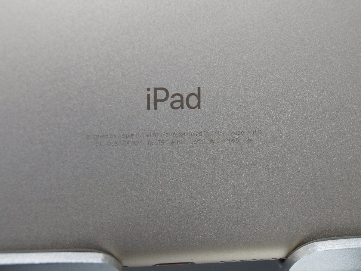 Apple iPad 第5世代 A1822 基盤無 起動不可 ジャンク D50268_画像2