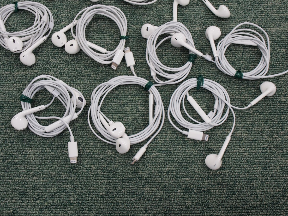 Apple EarPods Lightning イヤホン (A1748) 動作未確認 現状品 純正 10セット B50259_画像4