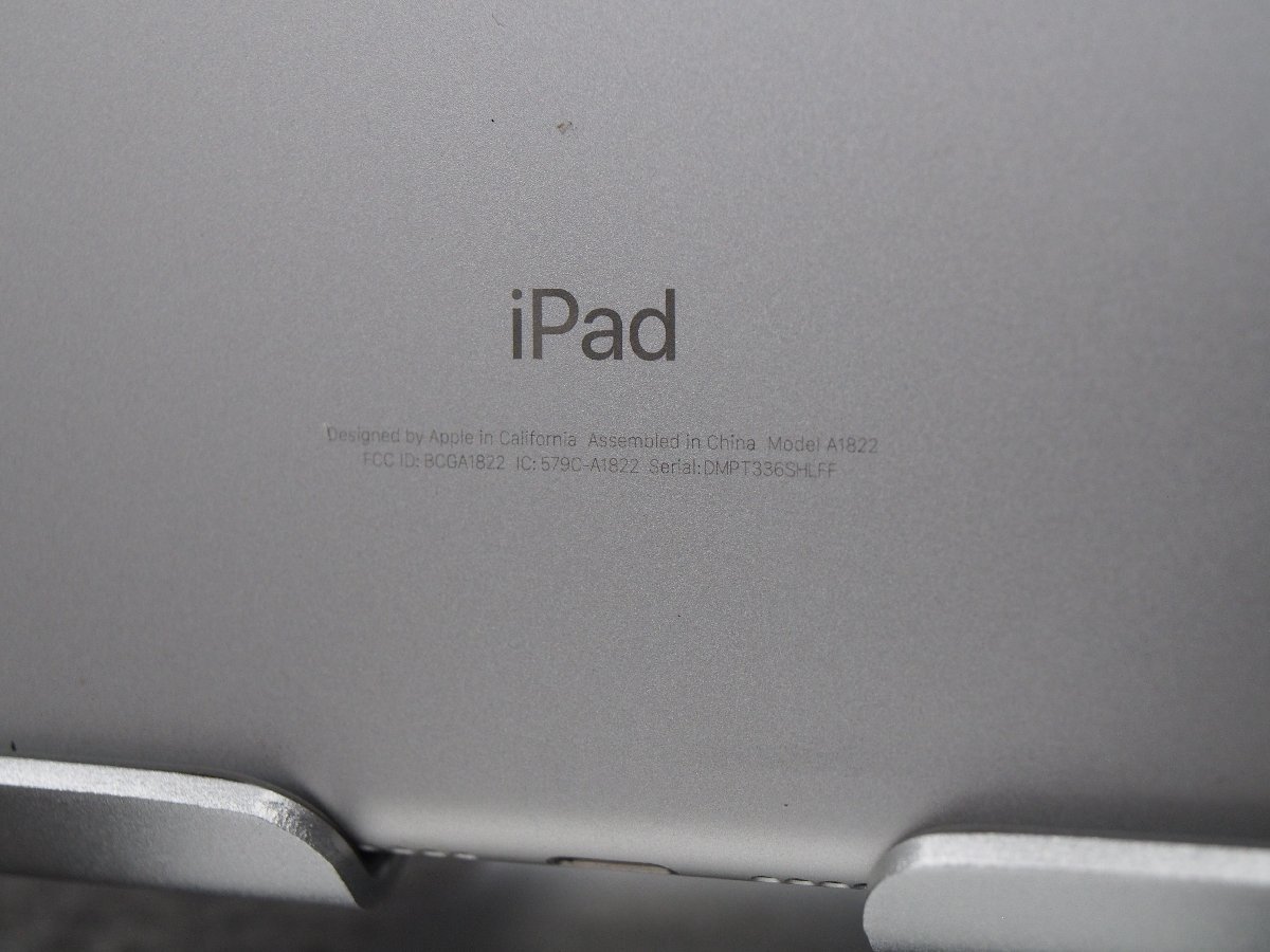 Apple iPad 第5世代 A1822 基盤無 起動不可 ジャンク D50212_画像2