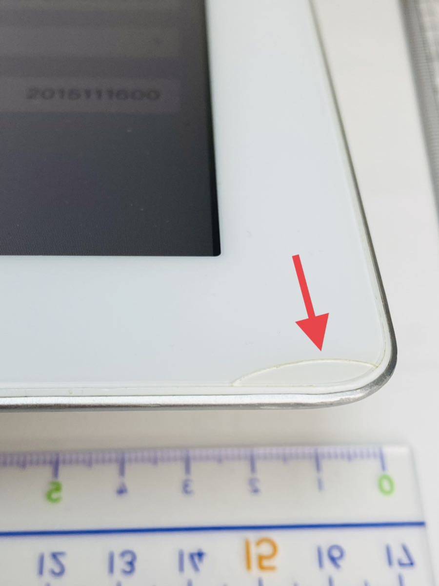 【送料無料】Apple iPad IPAD2 WI-FI 64GB WHITE A1395 充電器付き1台　中古品　訳アリ〈角にヒビ〉《動作確認済》_画像9