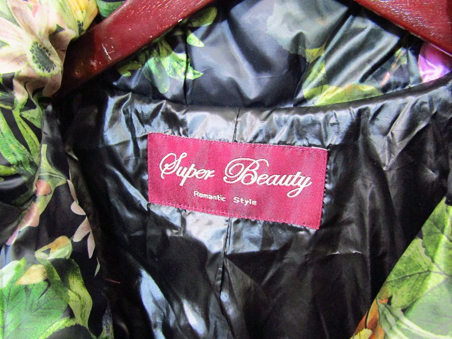 super Beauty super beauty down jacket size 40 floral print 