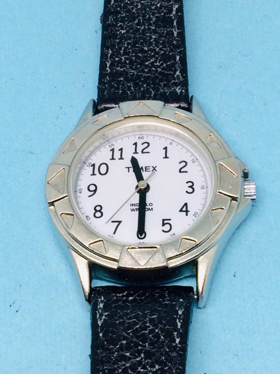 (B41)USA(*'▽')TIMEX・タイメックス・INDIGLO（電池交換済み）つや消しシルバーレディス腕時計USED（送料全国一律185円）素敵な時計です。_USA・タイメックスシルバーレディス腕時計
