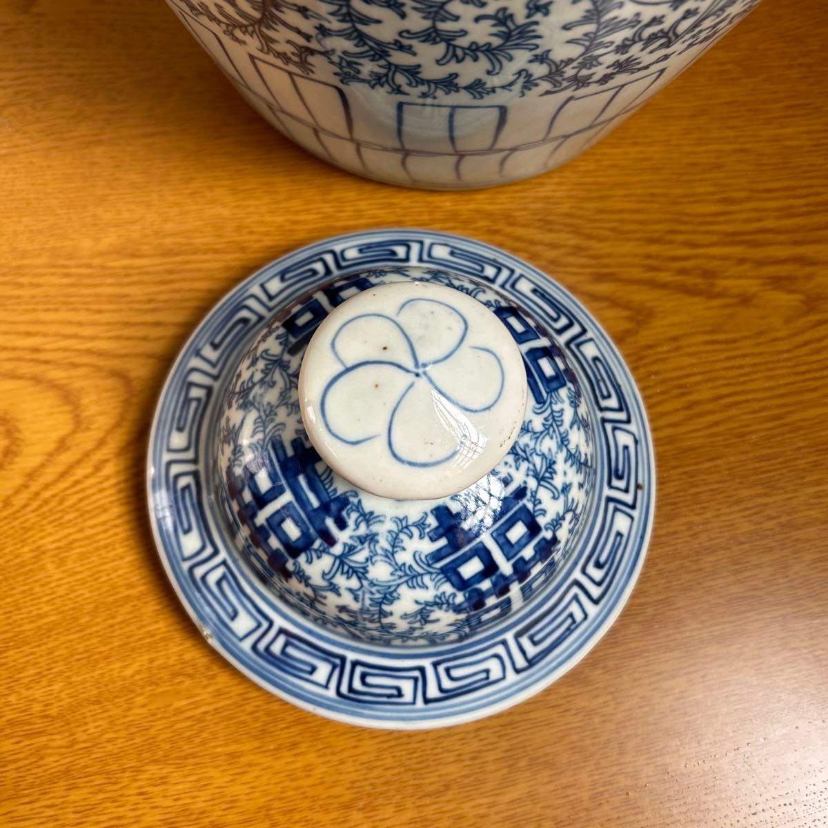 中国の蓋付き壺(大) 古美術 古道具 壺 花瓶 茶壺 中国 染付 骨董 中国の蓋付き壺(大) 古美術 古道具 壺 花瓶 茶壺 中国 染付 骨董