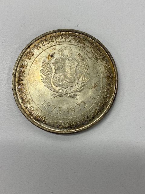 ★アンティークコイン 1977年エリザベス2世 ペルー1973 大型銀貨 2個まとめて♪♪_画像1