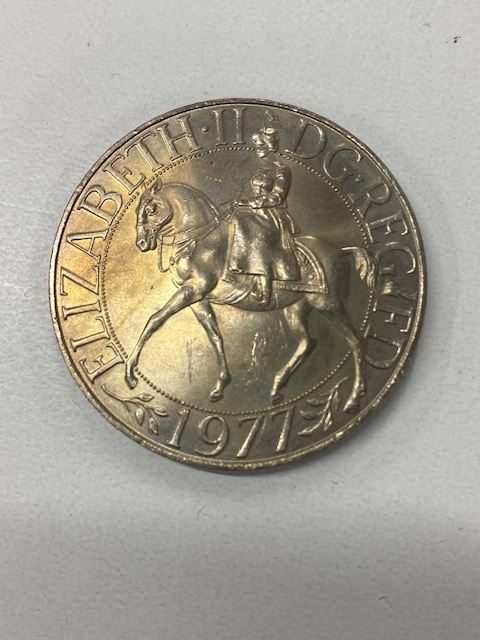 ★アンティークコイン 1977年エリザベス2世 ペルー1973 大型銀貨 2個まとめて♪♪_画像3