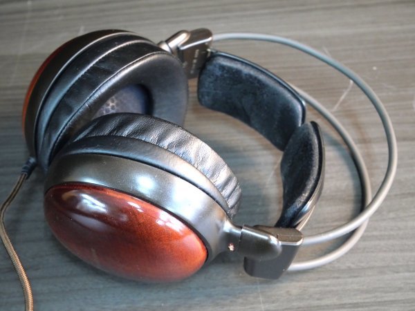 AUDIO-TECHNICA オーディオテクニカ　ATH-W10VTG アサダ桜 ウッドヘッドホン ■18910_画像1