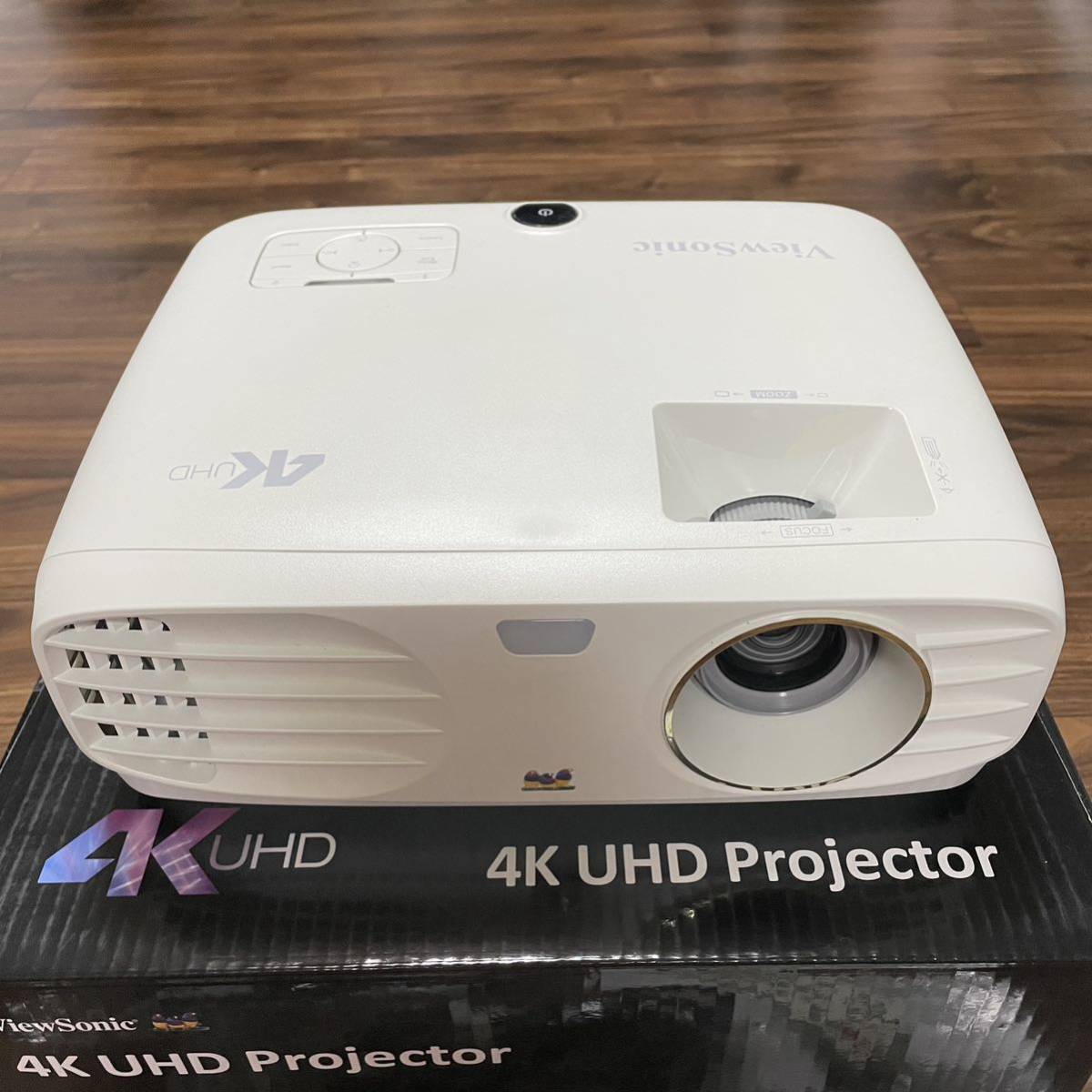 ViewSonic PX747-4K UHD Projector_画像2